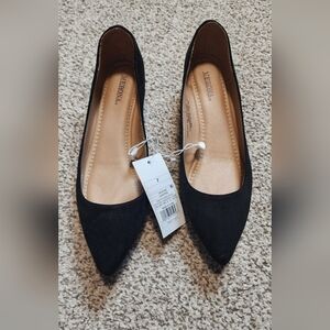 Black flats with 1/2 in wedge